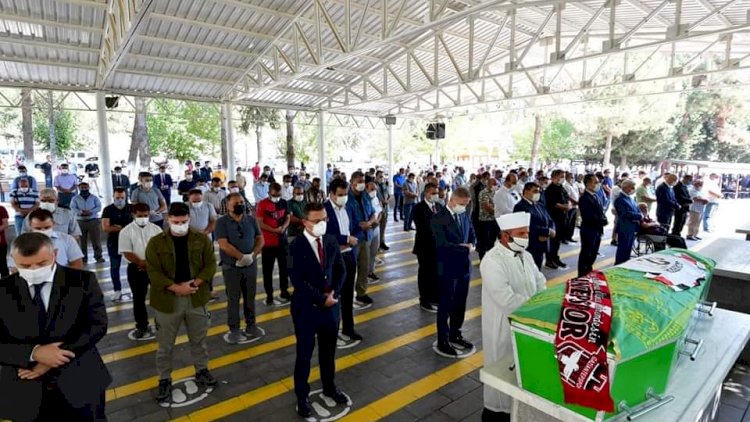 Mustafa Aytekin son yolculuğuna uğurlandı Mustafa Aytekin son yolculuğuna uğurlandı