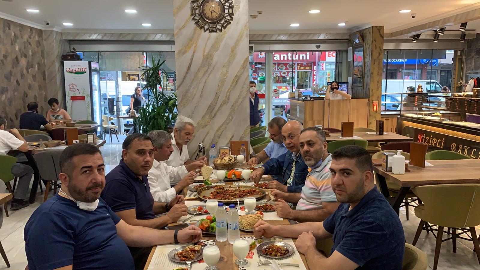 Nizip.com İstanbul Ekibi Oktay Cankesen Ustaya Baş sağlığı