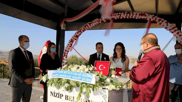 Zeugma Kır Nikah alanı evlenecek olan çiftlerin gözdesi oldu