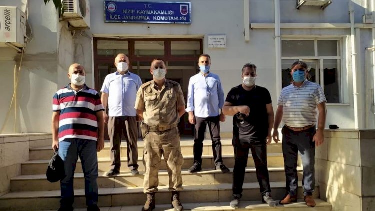 Nizip Gazeteciler Derneği'nden İlçe Jandarma Komutanlığına ziyaret* Nizip Gazeteciler Derneği'nden İlçe Jandarma Komutanlığına ziyaret*