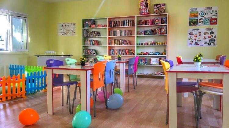 Öğretmenin azmi depoyu kütüphaneye çevirdi Öğretmenin azmi depoyu kütüphaneye çevirdi