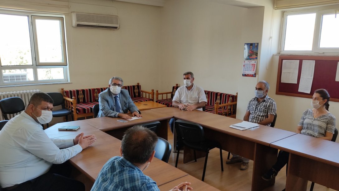 İlçe Milli Eğitim Müdürümüz Cengiz GÜNDEŞ'ten İslim Marufoğlu İlkokulu'na Ziyaret