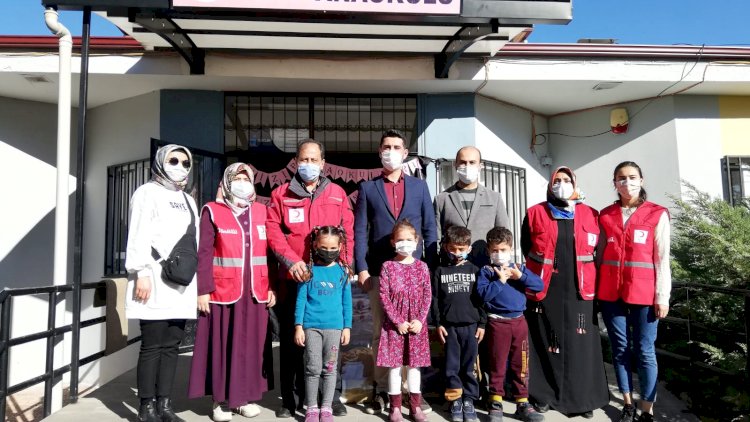 Öğrencilerden İzmir’e yardım eli Öğrencilerden İzmir’e yardım eli