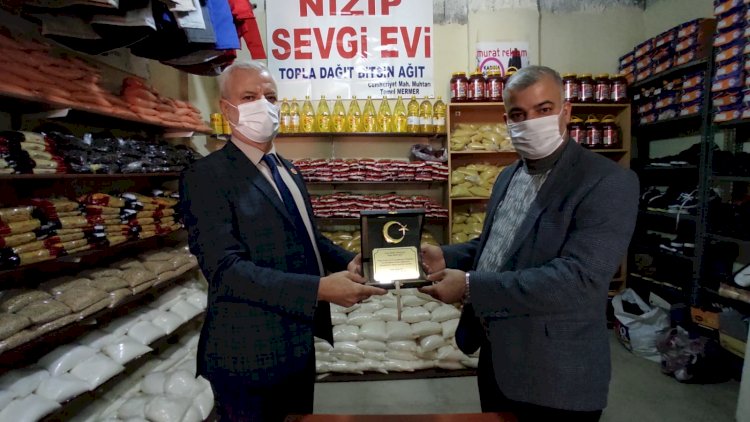 Temel Mermer'den NRT’ye Plaket