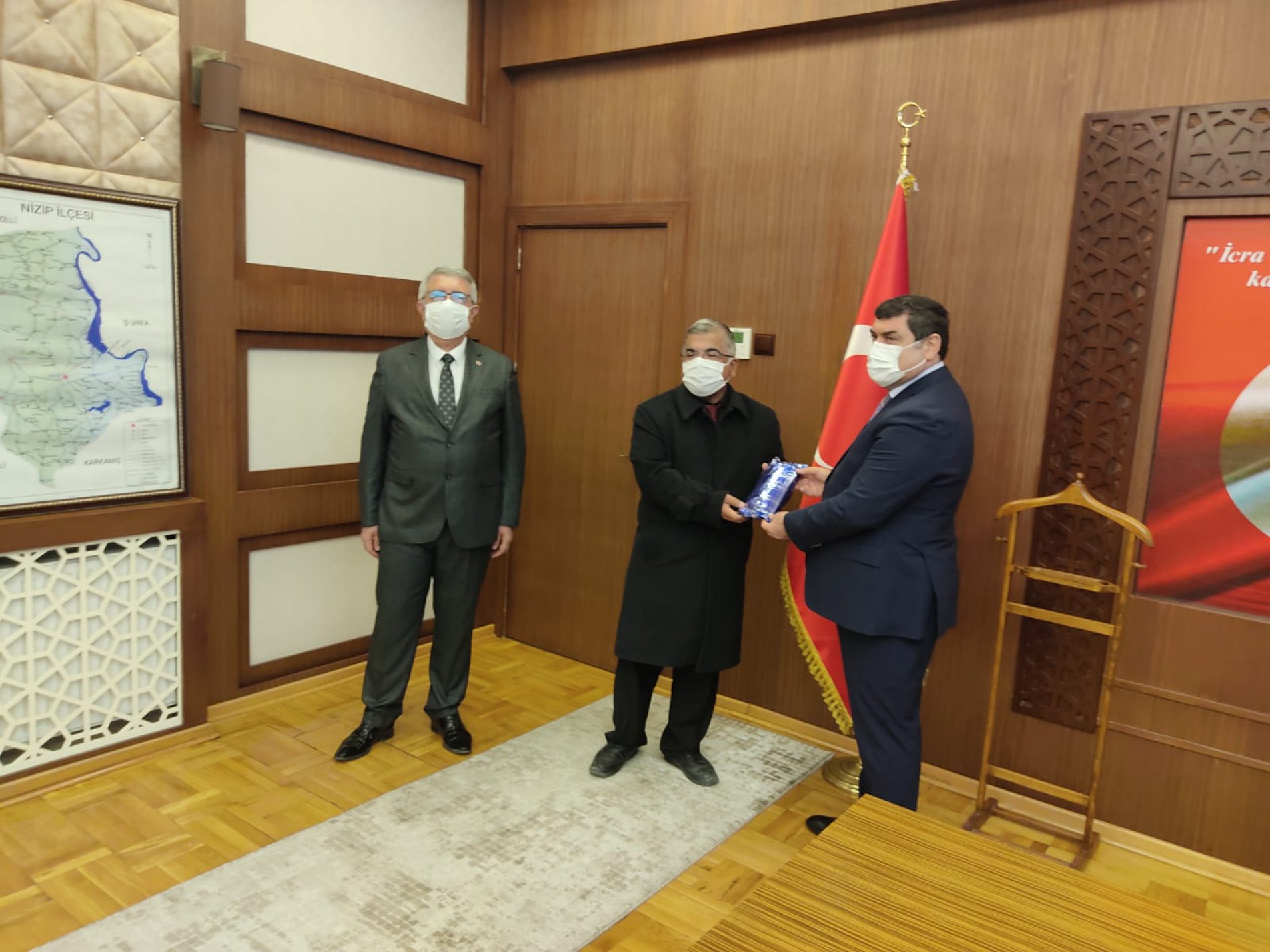 24 Kasım Öğretmenler Günü Münasebetiyle İlçe Kaymakamımız Sayın Kemal ŞAHİN'e Ziyaret