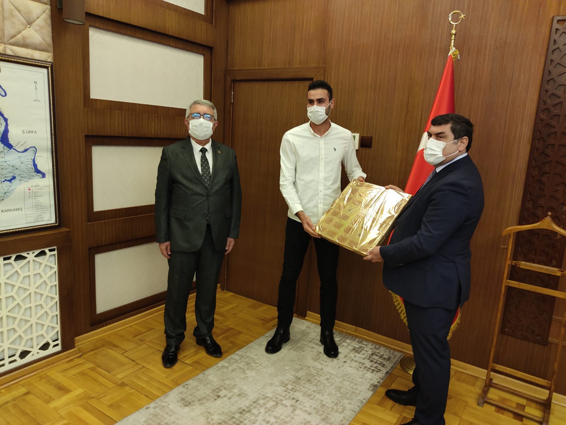 24 Kasım Öğretmenler Günü Münasebetiyle İlçe Kaymakamımız Sayın Kemal ŞAHİN'e Ziyaret