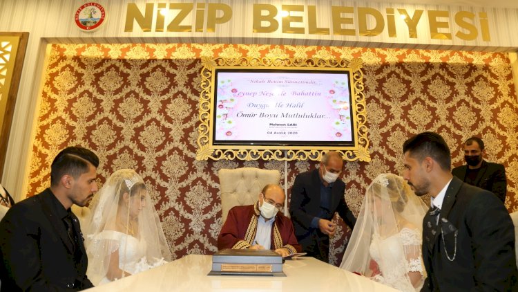 Başkan Sarı, ikizlerin nikahını kıyarak mutluluklar diledi 