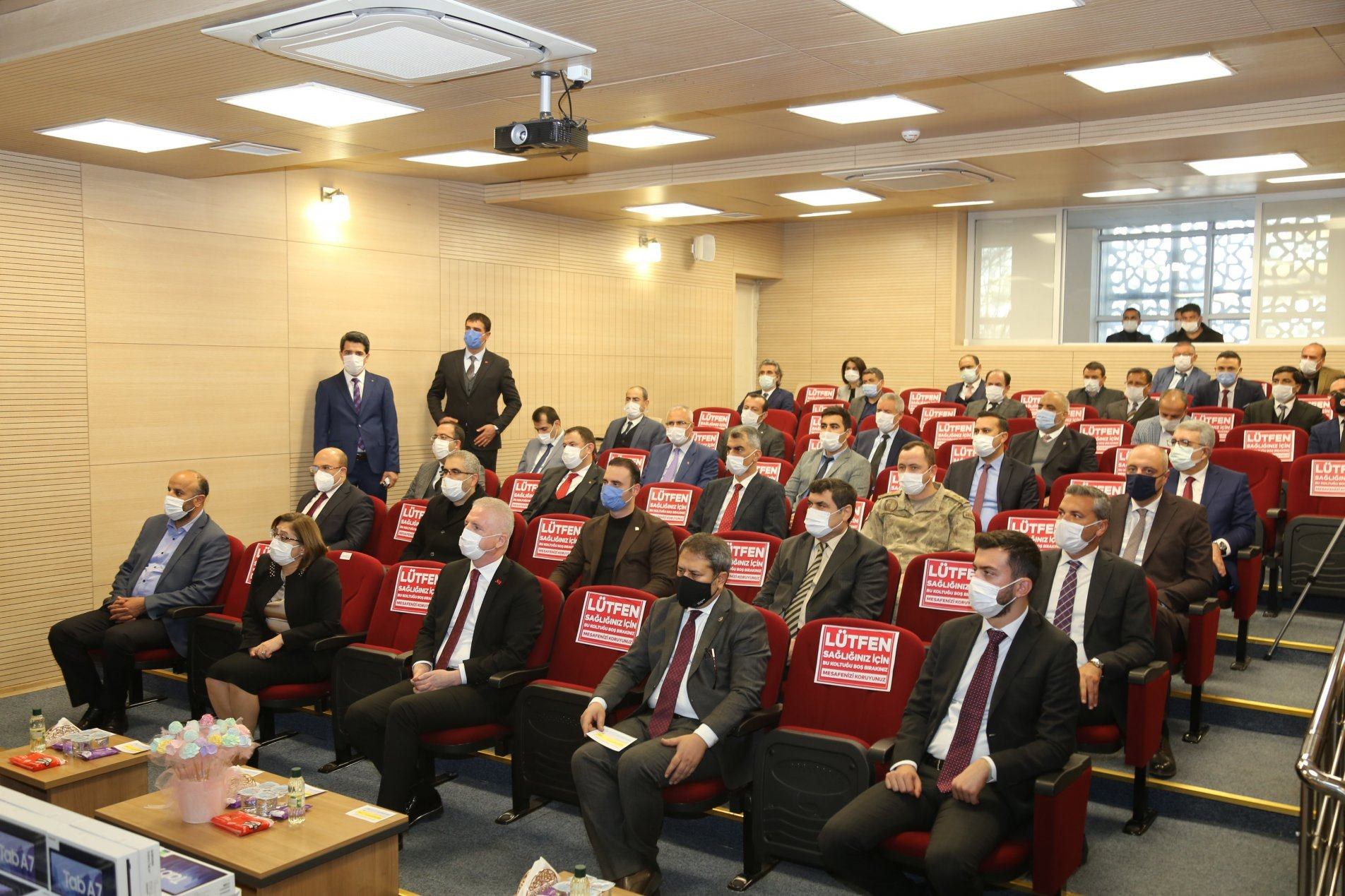 İlçemizde Askıda Tablet Kampanyası Dağıtım Töreni Gerçekleştirildi
