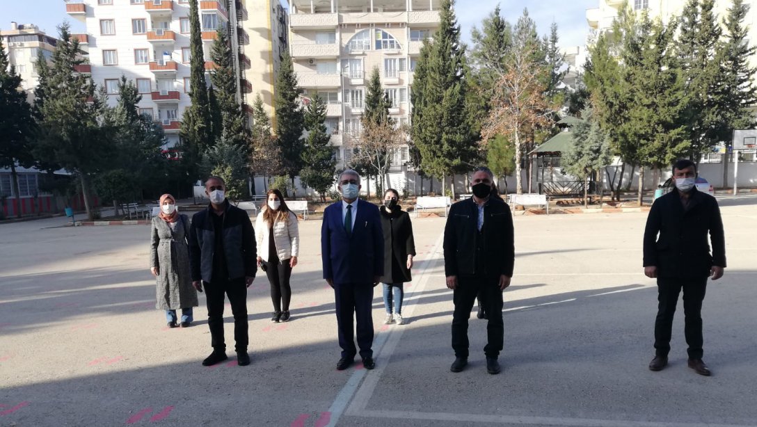 İlçe Milli Eğitim Müdürümüz Cengiz GÜNDEŞ, Yahya Altınbaş Anadolu Lisesi Bayrak Tören