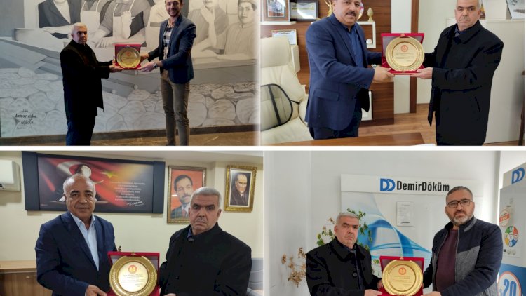 Nizip Ekmekçiler Odası’ndan Anlamlı Plaketler Nizip Ekmekçiler Odası’ndan Anlamlı Plaketler
