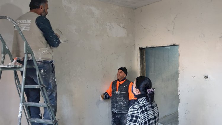 Gönüllerin Muhtarı Emine Polat Gönüllere Taht Kuruyor Gönüllerin Muhtarı Emine Polat Gönüllere Taht Kuruyor