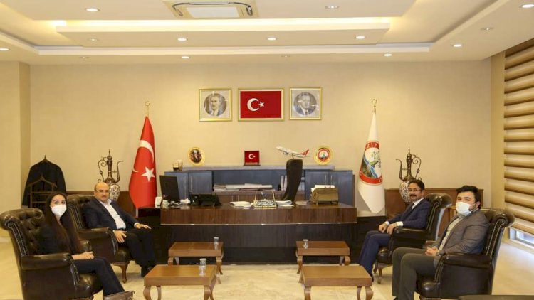 İl Sağlık Müdürü Tiryaki’den Belediye Başkanı Sarı'ya ziyaret* İl Sağlık Müdürü Tiryaki’den Belediye Başkanı Sarı'ya ziyaret*