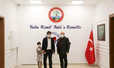 Büyükelçi Hassen'den Belediye Başkanı Sarı'ya ziyaret Büyükelçi Hassen'den Belediye Başkanı Sarı'ya ziyaret
