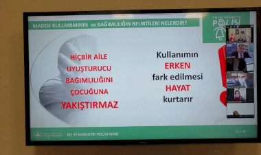 Başkan vekili Uygur, ’En iyi narkotik polisi anne’’ toplantısına katıldı