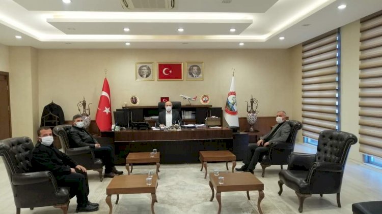 Aybek ve Gökçek’ten Başkan Sarı’ya ziyaret Aybek ve Gökçek’ten Başkan Sarı’ya ziyaret