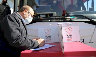 Belediye Başkanı Sarı kan bağışında bulundu