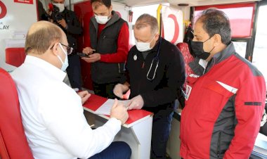 Belediye Başkanı Sarı kan bağışında bulundu