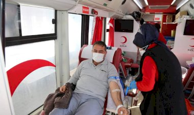 Belediye Başkanı Sarı kan bağışında bulundu