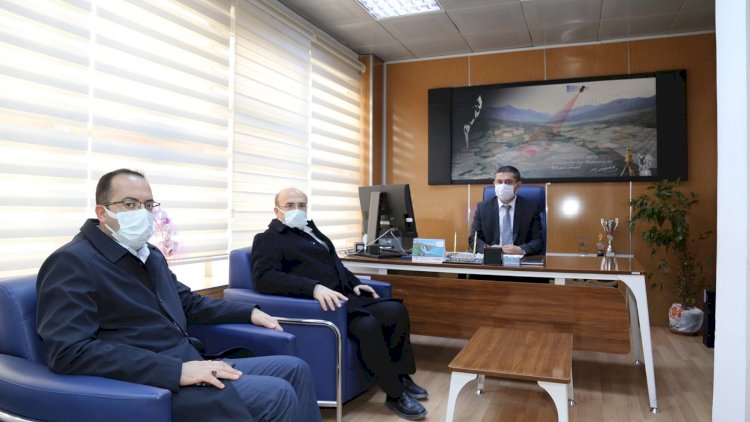 Başkan Sarı’dan Tapu Müdürü’ne ziyaret Başkan Sarı’dan Tapu Müdürü’ne ziyaret