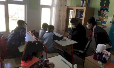 Nizip Belediyesinden öğrencilere mangala oyun seti Nizip Belediyesinden öğrencilere mangala oyun seti