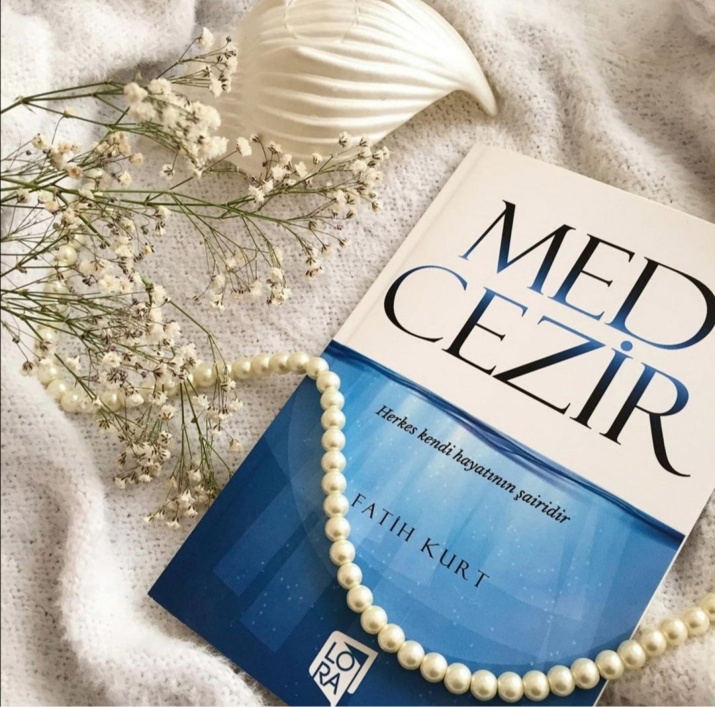 İslim Sayın Ortaokulu Müdürü Fatih KURT, Yazmış Olduğu İlk Şiir Kitabını İlçe Müdürüm