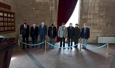Ankara'daki Gaziantepliler Ata'nın huzurunda Ankara'daki Gaziantepliler Ata'nın huzurunda