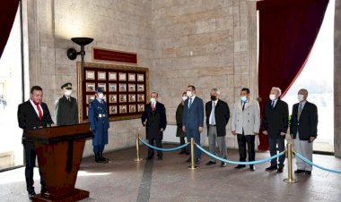 Ankara'daki Gaziantepliler Ata'nın huzurunda Ankara'daki Gaziantepliler Ata'nın huzurunda