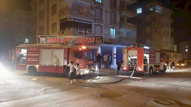 Nizip'te market yangını 