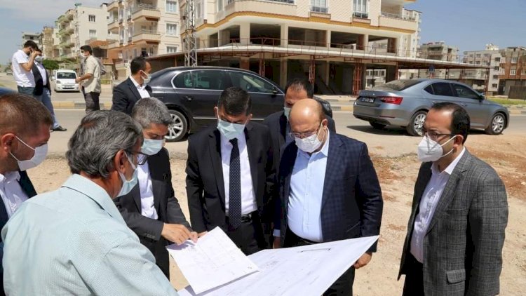 Başkanlar Sarı ve Fadıloğlu pazar yeri inşaat alanını inceledi Başkanlar Sarı ve Fadıloğlu pazar yeri inşaat alanını inceledi