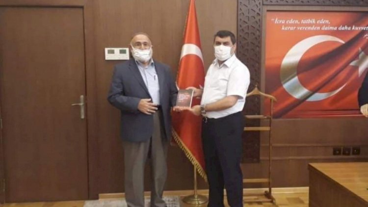 Kaymakam Şahin'e Anlamlı Hediye Kaymakam Şahin'e Anlamlı Hediye
