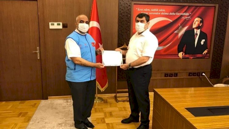 Nizip kaymakami şahin'den *kurban bağişi Nizip kaymakami şahin'den *kurban bağişi