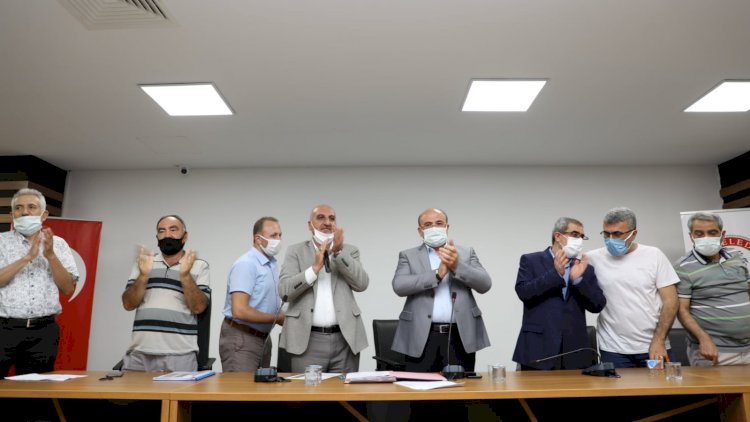 Başkan Sarı’nın zam oranı ayakta alkışlandı