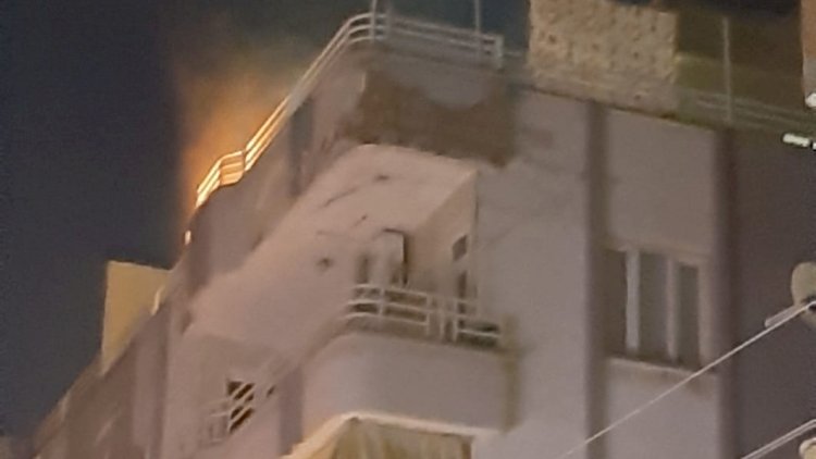 Nizip'te Eşi ve çocuklarını rehin alıp, evini yaktı Nizip'te Eşi ve çocuklarını rehin alıp, evini yaktı