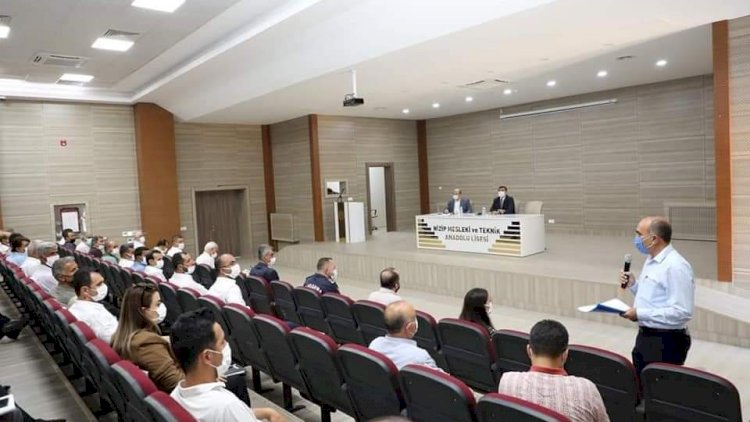 Nizip'te muhtarlar toplantısı yapıldı Nizip'te muhtarlar toplantısı yapıldı