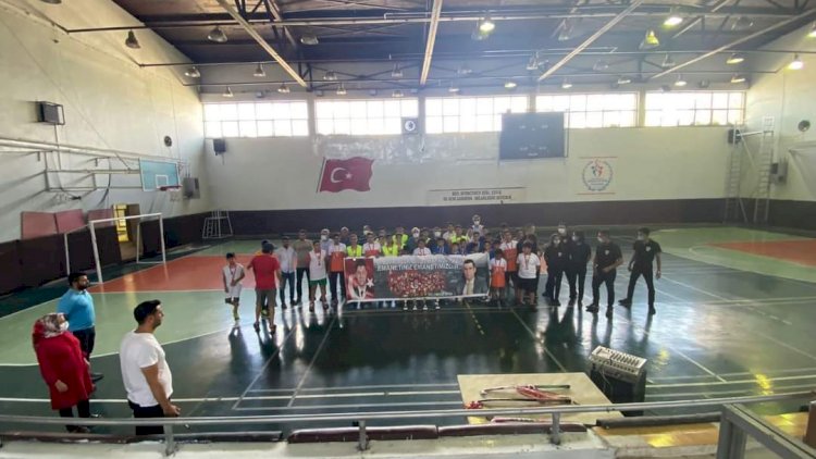 U-14 Erkekler Salon Hokey müsabakaları yapıldı