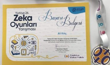 Nizip'li öğretmen Ali Kılıç Türkiye Zeka Şampiyonu 