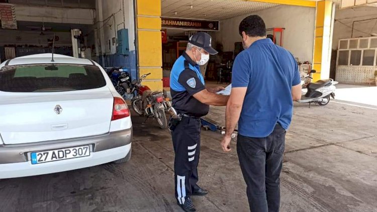 Toplum Polisi vatandaşları bilgilendirdi Toplum Polisi vatandaşları bilgilendirdi