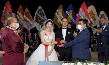 Sağır, ailesinin mutlu günü Sağır, ailesinin mutlu günü