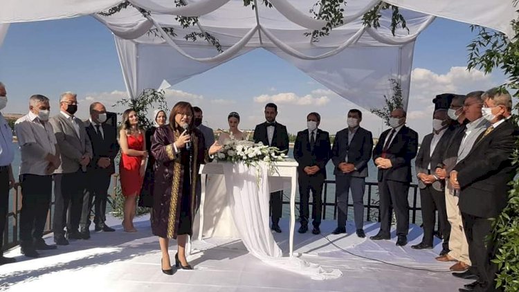 Başeğmez, ailesinin mutlu günü