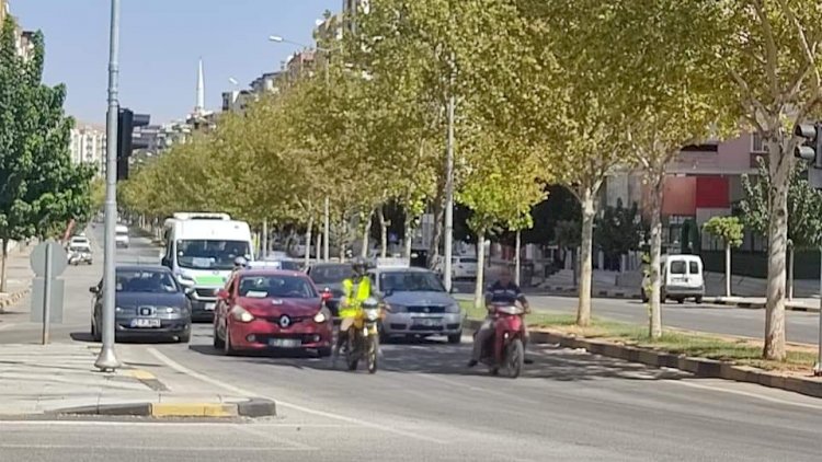 Nizip'te kavşaklara trafik ışıkları yapılıyor