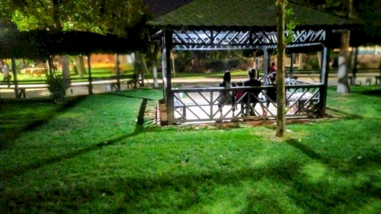 Sokakta kalan aileye Kaymakamlık sahip çıktı Sokakta kalan aileye Kaymakamlık sahip çıktı