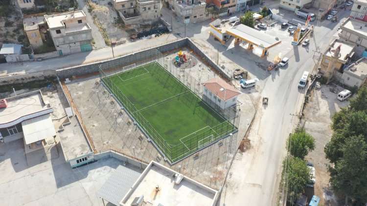 Nizip Belediyesinin gençliğe ve spora yönelik yatırımları sürüyor Nizip Belediyesinin gençliğe ve spora yönelik yatırımları sürüyor