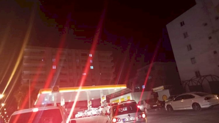 Nizip'te zammi duyan benzin istasyonlarina koştu
