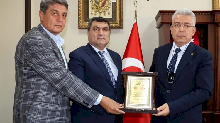Nizip Kaymakamı Kemal Şahin’den NTO’ya Veda Ziyareti Nizip Kaymakamı Kemal Şahin’den NTO’ya Veda Ziyareti