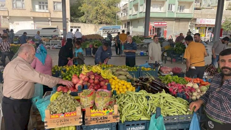 Semt pazarında yoğunluk