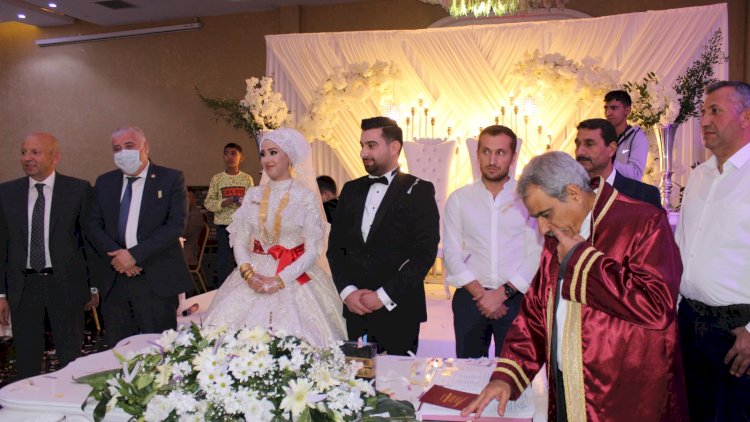 Aslan ve Dörtbudak ailesinin mutlu günü Aslan ve Dörtbudak ailesinin mutlu günü