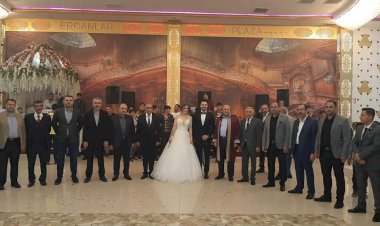 Çınaroğlu ve Töre Ailesinin Mutlu Günü