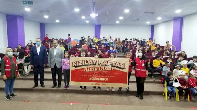 Kızılay Başkanı Genç’ten Öğrencilere Seminer Kızılay Başkanı Genç’ten Öğrencilere Seminer