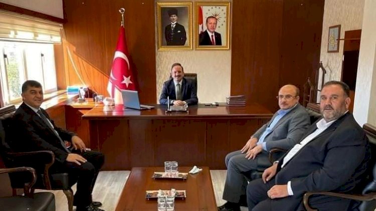Başkan Fadıloğlu ve Sarı Kaymakam Bayram'ı Ziyaret Etti Başkan Fadıloğlu ve Sarı Kaymakam Bayram'ı Ziyaret Etti