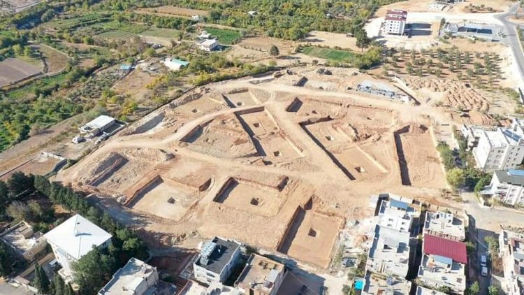 Başkan Sarı, TOKİ alanında incelemelerde bulundu Başkan Sarı, TOKİ alanında incelemelerde bulundu